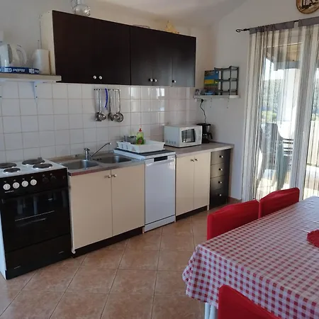 Apartament For Families With Children Kampor, Rab - 15144