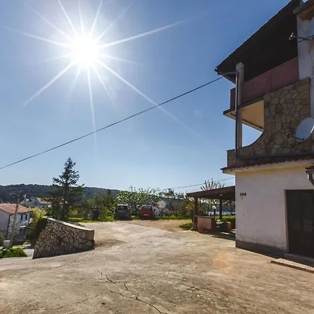 Apartment For Families With Children Kampor, Rab - 15144