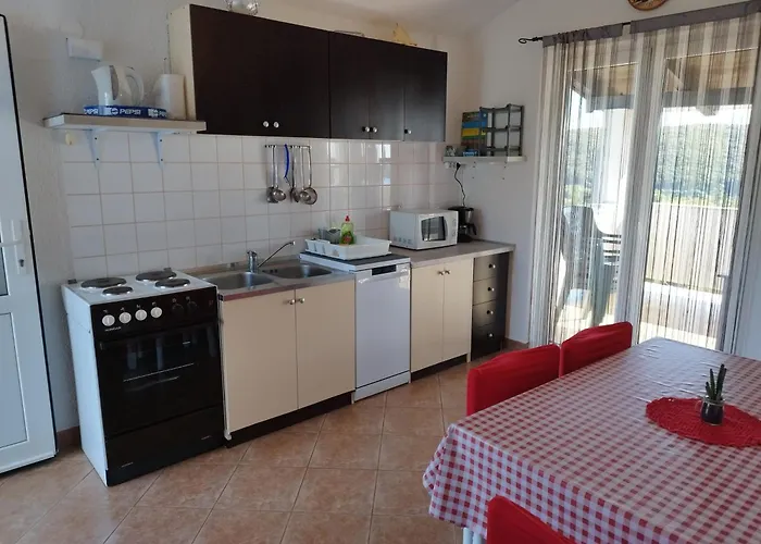 Appartement For Families With Children Kampor, Rab - 15144